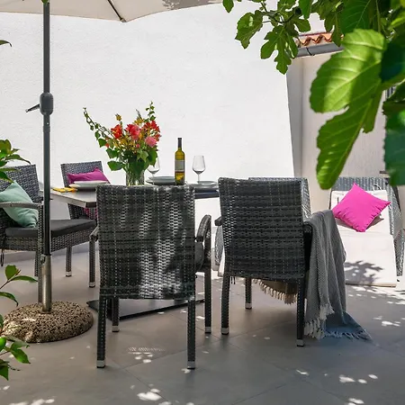 Βίλα Beautiful Ivona With Garden In Μεντουλίν