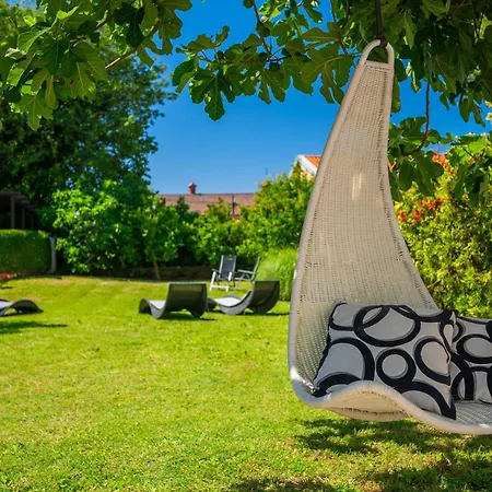 Βίλα Beautiful Ivona With Garden In