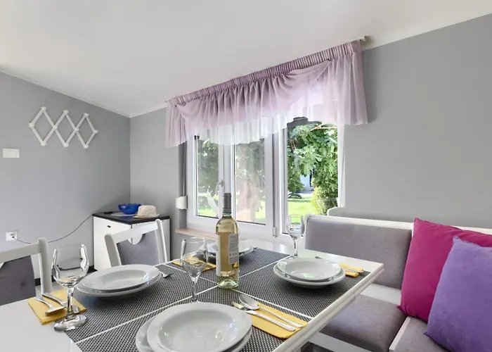 빌라 Beautiful Ivona With Garden In *